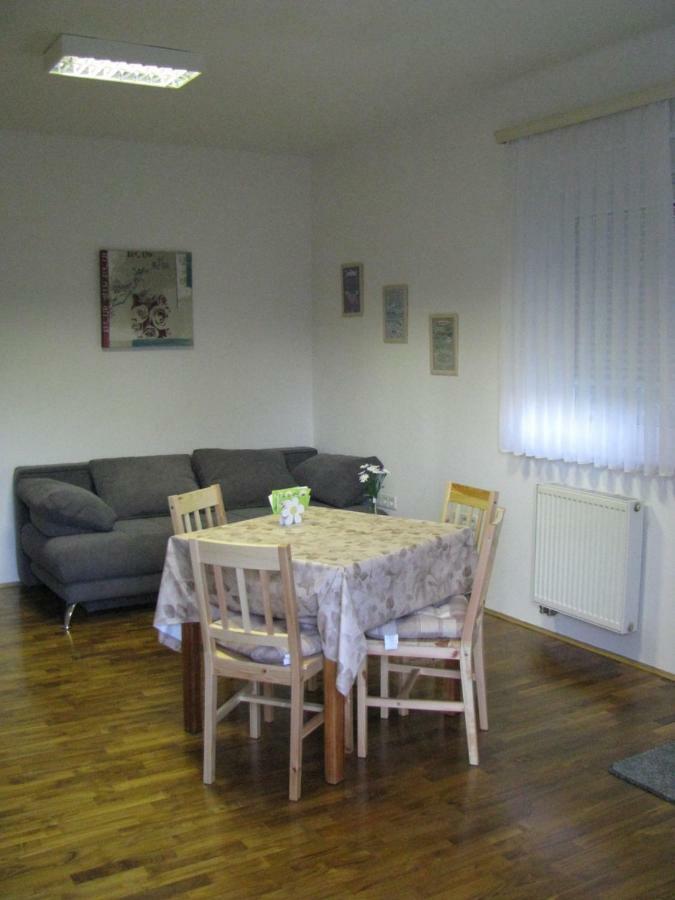 Ferienwohnung Hisa Marjetica Marburg Exterior foto