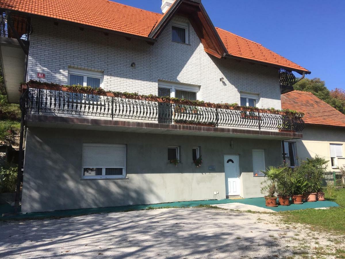 Ferienwohnung Hisa Marjetica Marburg Exterior foto